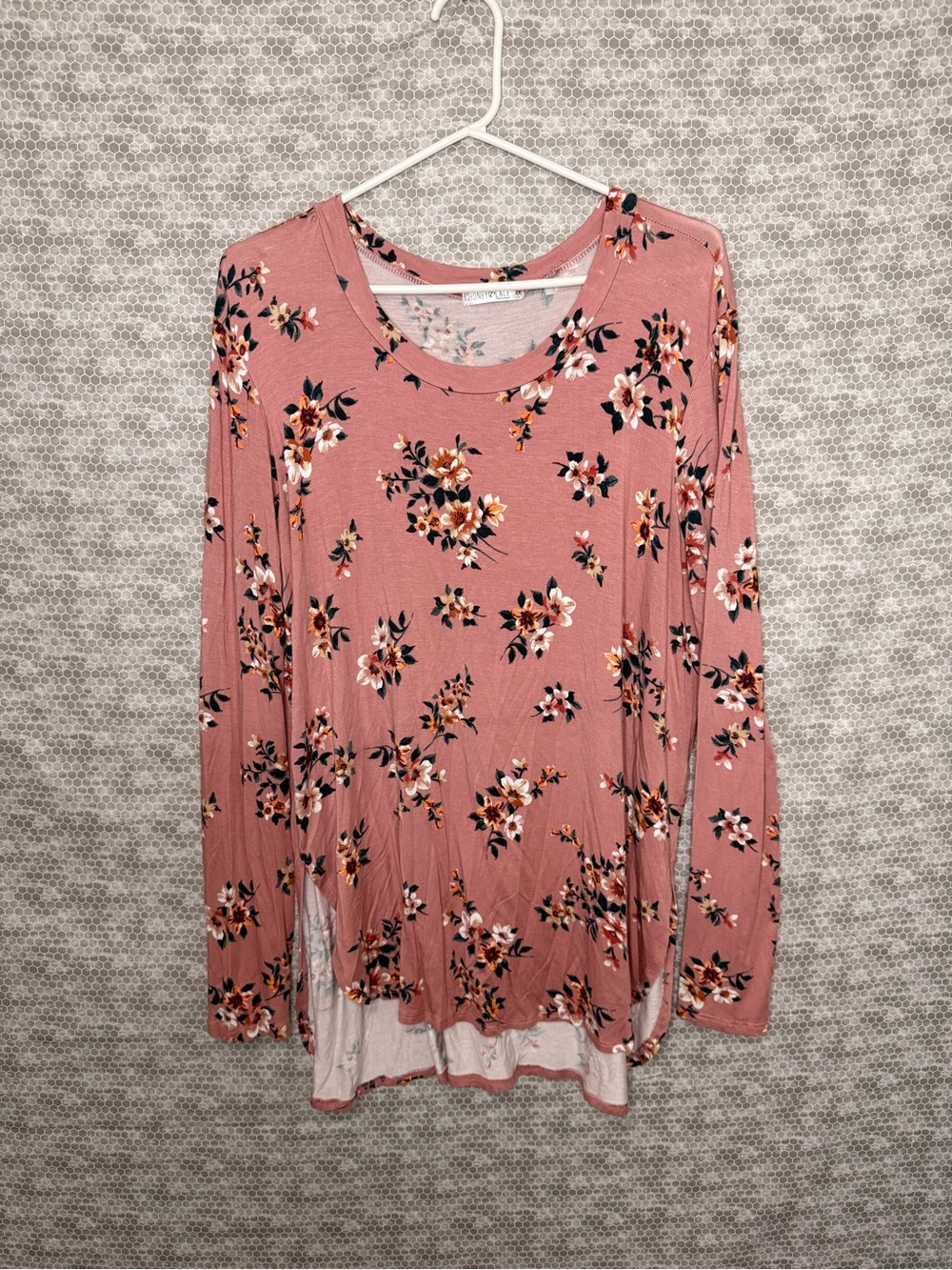 Honey & Lace Pink Floral Knit Pullover Blouse Round Neck Long Sleeve 2X Plus